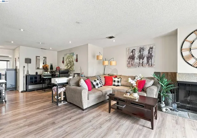 Photo 4 of Condo for sale at 3814 Via Verdi, El Sobrante, CA 94803 | MLS# 41147500 | Listing updated on 2026-09-15
