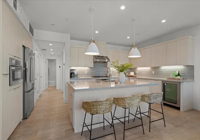 Listing Photo 4 - Condo for sale in building located at 16293 Gellatt Ct, Los Gatos, CA 95032