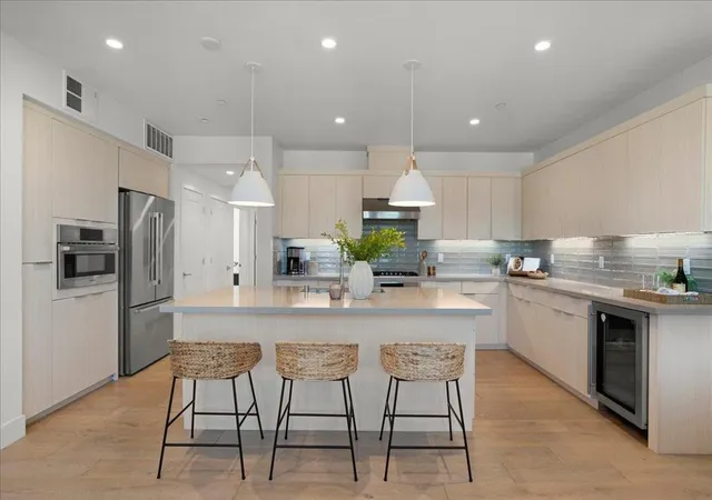 Listing Photo 5 - Condo for sale in building located at 16293 Gellatt Ct, Los Gatos, CA 95032