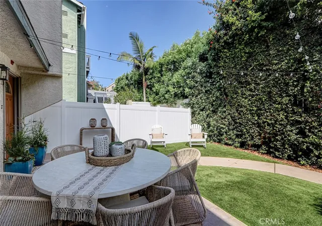 Photo 3 of Sale Pending at 1921 Carnegie Ln #5, Redondo Beach, CA 90278 | MLS# SB26193528 | Listing updated on 2026-09-17