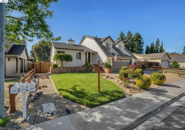 Photo 3 of Single family home for sale at 2749 Laramie Gate Cir, Pleasanton, CA 94566 | MLS# 41147502 | Listing updated on 2026-09-15