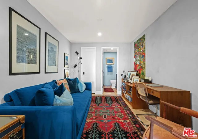 Listing Photo 5 - Condo for sale in building located at 321 N Oakhurst Dr, Beverly Hills, CA 90210 - Unit #601