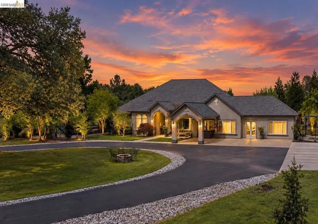 Photo 1 of Single family home for sale at 22282 Bennett Rd, Sonora, CA 95370 | MLS# 41147510 | Listing updated on 2026-09-15