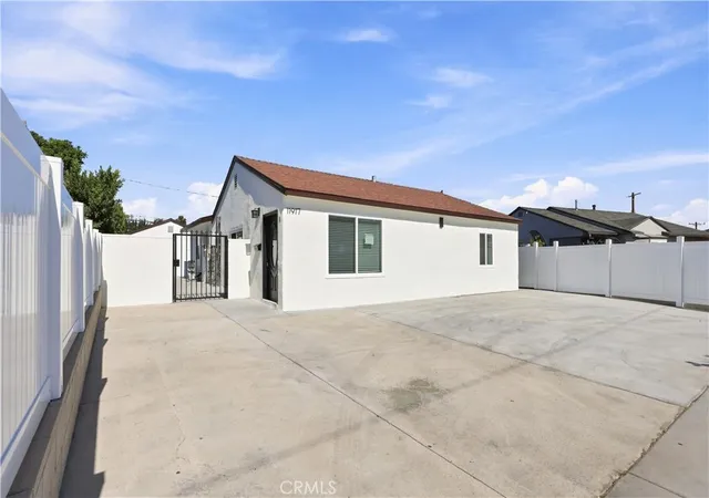 Photo 2 of Single family home for sale at 11917 Burton St, North Hollywood, CA 91605 | MLS# GD26185030 | Listing updated on 2026-09-14