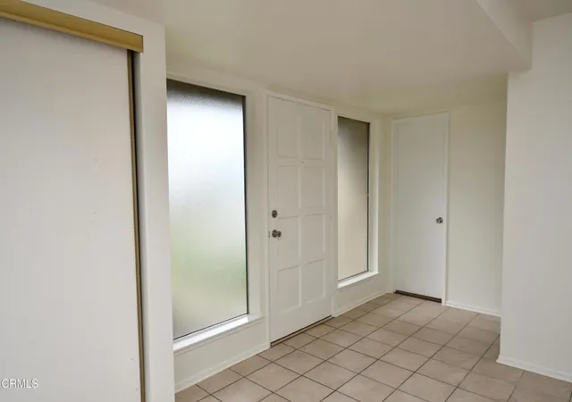 Photo 3 of Townhouse for sale at 1536 Eland Ln, Ventura, CA 93003 | MLS# V1-38623 | Listing updated on 2026-09-15