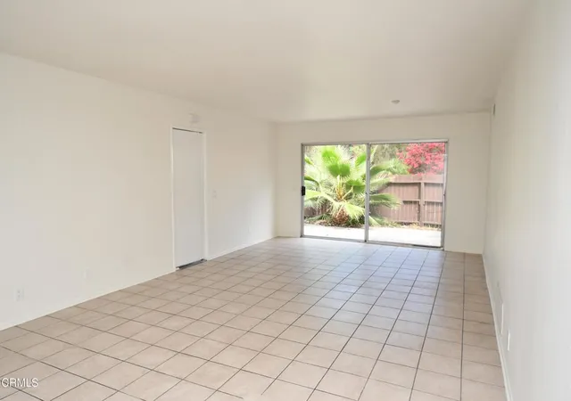 Photo 4 of Townhouse for sale at 1536 Eland Ln, Ventura, CA 93003 | MLS# V1-38623 | Listing updated on 2026-09-15