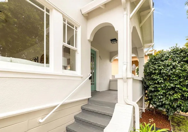 Photo 3 of Single family home for sale at 804 Madison St, Albany, CA 94706 | MLS# 41147521 | Listing updated on 2026-09-15