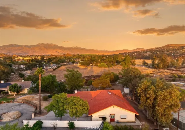 Photo 4 of Single family home for sale at 27435 Columbia St, Hemet, CA 92544 | MLS# SW26197192 | Listing updated on 2026-09-15