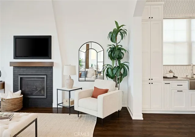Photo 4 of Townhouse for sale at 1919 Gates Ave #B, Redondo Beach, CA 90278 | MLS# SB26191224 | Listing updated on 2026-10-04