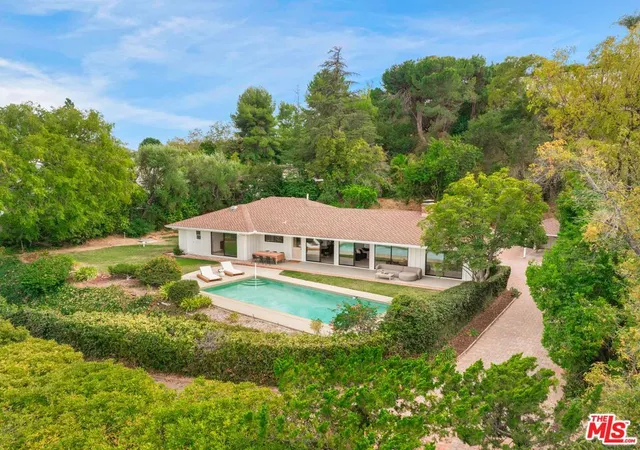 Photo 1 of Single family home for sale at 3971 Royal Oak Pl, Encino, CA 91436 | MLS# 26954989 | Listing updated on 2026-09-23