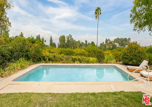 Photo 2 of Single family home for sale at 3971 Royal Oak Pl, Encino, CA 91436 | MLS# 26954989 | Listing updated on 2026-09-23