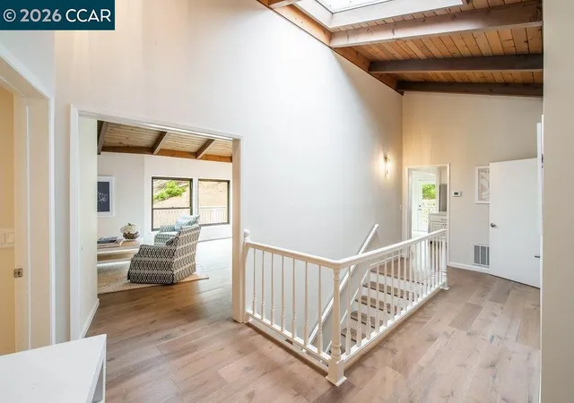 Photo 4 of Sale Pending at 9 Valley Ct, Orinda, CA 94563 | MLS# 41147568 | Listing updated on 2026-09-26