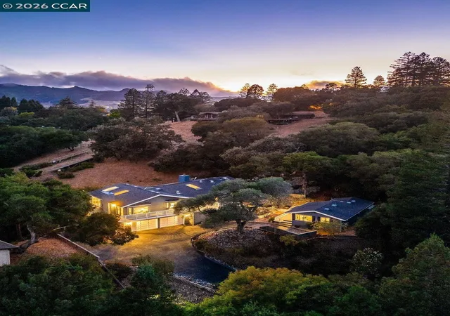 Photo 89 of Sale Pending at 9 Valley Ct, Orinda, CA 94563 | MLS# 41147568 | Listing updated on 2026-09-26