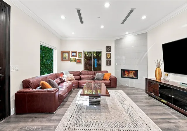 Photo 2 of Single family home for sale at 430 N Parish Pl, Burbank, CA 91506 | MLS# SR26196867 | Listing updated on 2026-10-04