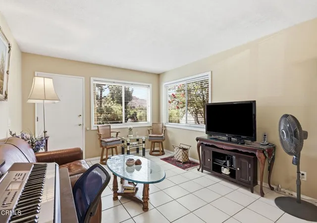 Listing Photo 3 - Condo for sale in building located at 1348 E Hillcrest Dr, Thousand Oaks, CA 91362 - Unit #53