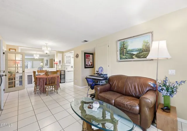Listing Photo 4 - Condo for sale in building located at 1348 E Hillcrest Dr, Thousand Oaks, CA 91362 - Unit #53