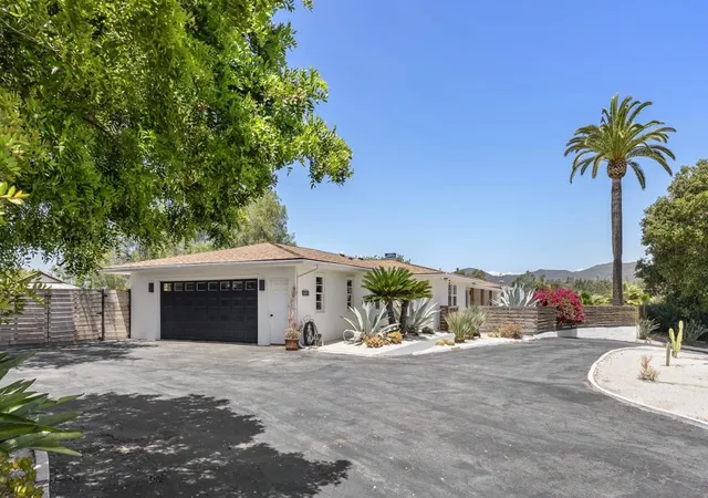 Photo 3 of Sale Pending at 1326 Alta Vista Dr, Vista, CA 92084 | MLS# 260022077SD | Listing updated on 2026-09-14