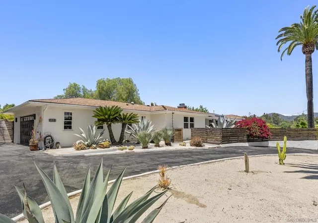 Photo 3 of Sale Pending at 1326 Alta Vista Dr, Vista, CA 92084 | MLS# 260022077SD | Listing updated on 2026-09-14
