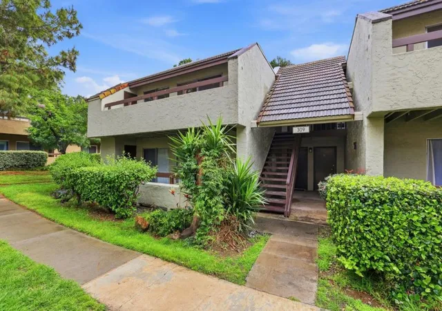 Photo 2 of Condo for sale at 309 Tradewinds Dr #10, San Jose, CA 95123 | MLS# ML82060546 | Listing updated on 2026-09-15