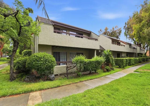 Photo 3 of Condo for sale at 309 Tradewinds Dr #10, San Jose, CA 95123 | MLS# ML82060546 | Listing updated on 2026-09-15