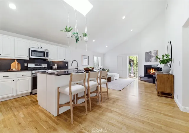 Photo 4 of Single family home for sale at 17717 Miranda, Encino, CA 91316 | MLS# SR26196777 | Listing updated on 2026-09-15