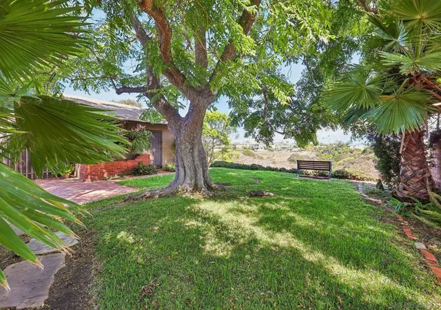 Photo 4 of Sale Pending at 4283 Quapaw Ave, San Diego, CA 92117 | MLS# 260022090SD | Listing updated on 2026-09-14