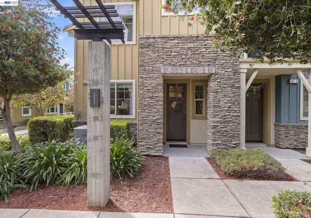 Photo 2 of Condo for sale at 347 Basswood Cmn #6, Livermore, CA 94551 | MLS# 41147604 | Listing updated on 2026-09-16