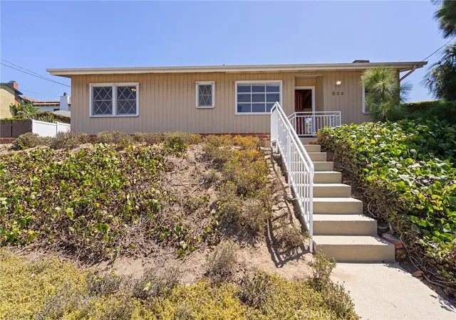 Photo 2 of Sale Pending at 534 S Juanita Ave, Redondo Beach, CA 90277 | MLS# SB26197484 | Listing updated on 2026-09-15
