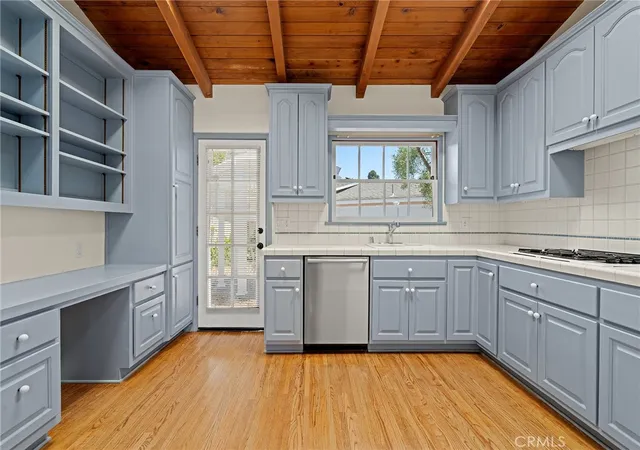 Photo 4 of Sale Pending at 534 S Juanita Ave, Redondo Beach, CA 90277 | MLS# SB26197484 | Listing updated on 2026-09-15