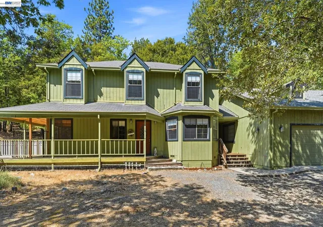Photo 1 of Sale Pending at 21916 Fallview Dr, Sonora, CA 95370 | MLS# 41147629 | Listing updated on 2026-09-15