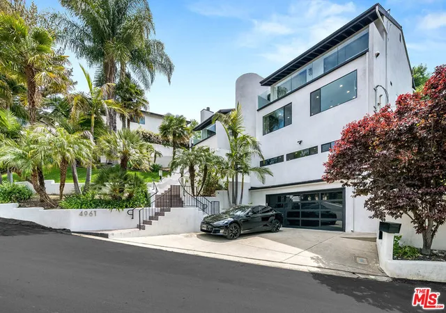 Photo 2 of Single family home for sale at 4961 Marmol Dr, Woodland Hills, CA 91364 | MLS# 26985743 | Listing updated on 2026-09-26
