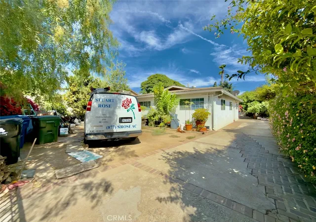 Photo 3 of Sale Pending at 11454 Sunburst St, Sylmar, CA 91342 | MLS# SR26197658 | Listing updated on 2026-09-15