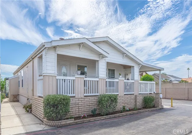Photo 3 of Manufactured home for sale at 102 Pigeon, Fountain Valley, CA 92708 | MLS# OC26196518 | Listing updated on 2026-10-04