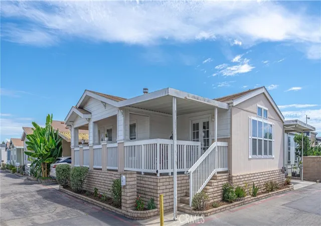 Photo 2 of Manufactured home for sale at 102 Pigeon, Fountain Valley, CA 92708 | MLS# OC26196518 | Listing updated on 2026-10-04