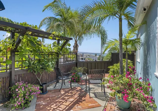 Photo 3 of Single family home for sale at 3762 Baker St, San Diego, CA 92117 | MLS# 260022106SD | Listing updated on 2026-09-14