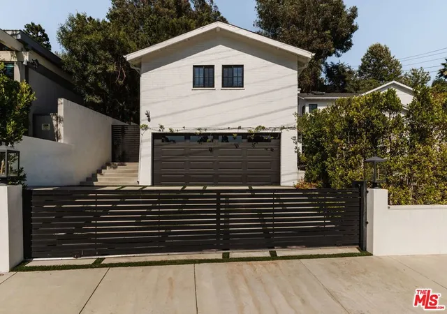 Photo 26 of Single family home for sale at 252 N Kenter Ave, Los Angeles, CA 90049 | MLS# 26986071 | Listing updated on 2026-10-01