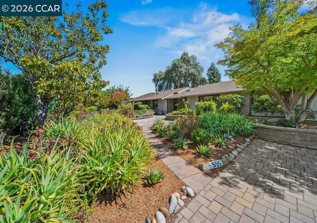 Photo 1 of Single family home for sale at 555 Kismet Ct, Walnut Creek, CA 94597 | MLS# 41147672 | Listing updated on 2026-09-16