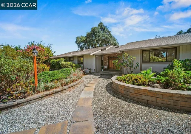 Photo 2 of Single family home for sale at 555 Kismet Ct, Walnut Creek, CA 94597 | MLS# 41147672 | Listing updated on 2026-09-16
