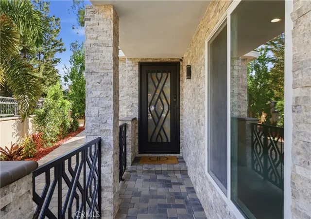Photo 3 of Single family home for sale at 991 S Park Rim Cir, Anaheim, CA 92807 | MLS# OC26197288 | Listing updated on 2026-09-14
