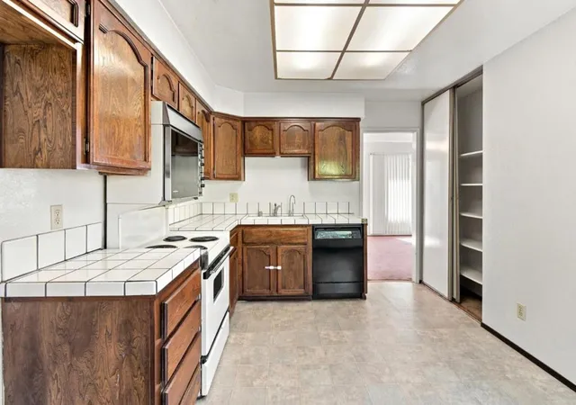 Photo 3 of Single family home for sale at 1122 Hartford Pl, Fairfield, CA 94534 | MLS# ML82060282 | Listing updated on 2026-09-15