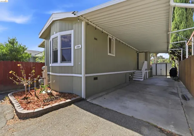 Photo 2 of Manufactured home for sale at 200 Frd Rd Spc 155b, San Jose, CA 95138 | MLS# 41147714 | Listing updated on 2026-10-04