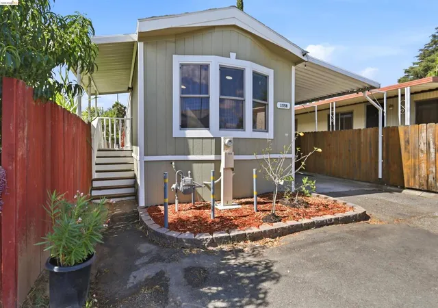 Photo 3 of Manufactured home for sale at 200 Frd Rd Spc 155b, San Jose, CA 95138 | MLS# 41147714 | Listing updated on 2026-10-04