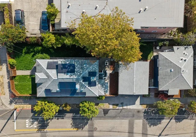 Photo 3 of Sale Pending at 1700 Francisco St, Berkeley, CA 94703 | MLS# 41147717 | Listing updated on 2026-09-26