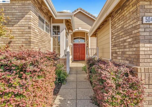 Photo 4 of Single family home for sale at 5040 Green Grv Ln, Roseville, CA 95747 | MLS# 41147725 | Listing updated on 2026-09-15