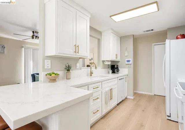 Photo 4 of Sale Pending at 5918 Land View Dr, Stockton, CA 95219 | MLS# 41147726 | Listing updated on 2026-09-15