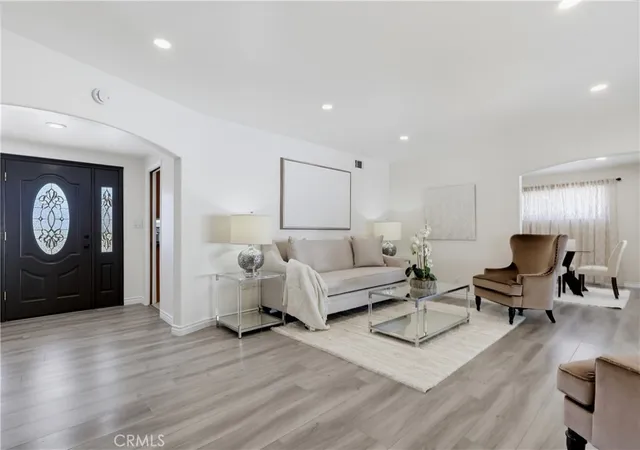 Photo 4 of Single family home for sale at 19832 Acre St, Northridge, CA 91324 | MLS# WS26198237 | Listing updated on 2026-09-26