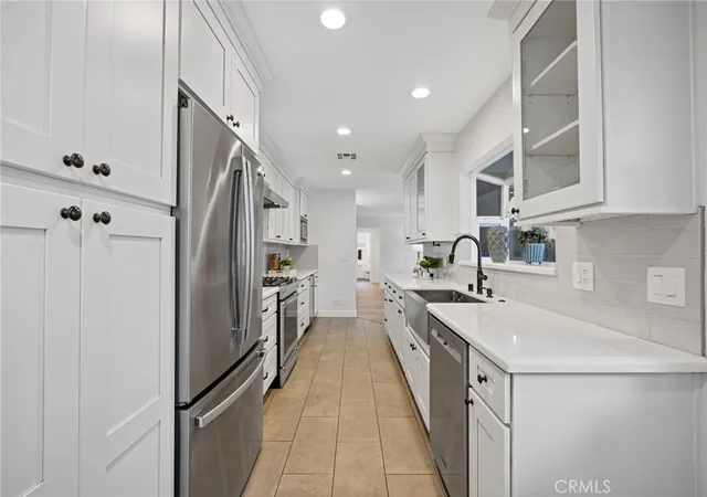 Photo 3 of Single family home for sale at 6459 Aldea Ave, Van Nuys, CA 91406 | MLS# SR26192956 | Listing updated on 2026-10-03