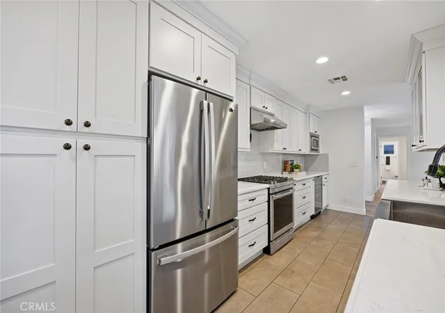 Photo 4 of Single family home for sale at 6459 Aldea Ave, Van Nuys, CA 91406 | MLS# SR26192956 | Listing updated on 2026-10-03