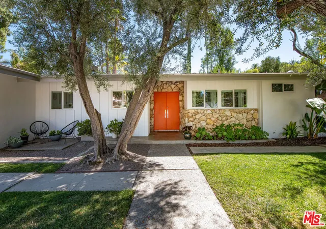 Photo 1 of Single family home for sale at 4509 Caminito Pl, Tarzana, CA 91356 | MLS# 26885019 | Listing updated on 2026-10-01