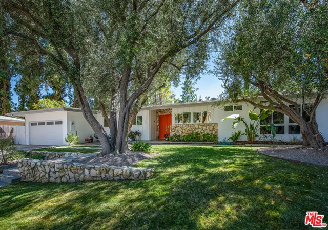 Photo 2 of Single family home for sale at 4509 Caminito Pl, Tarzana, CA 91356 | MLS# 26885019 | Listing updated on 2026-10-01